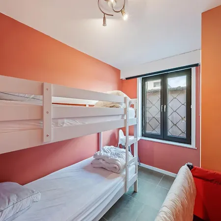 Spacious Duplex In דירה *
