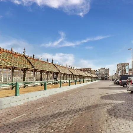 Spacious Duplex In דירה