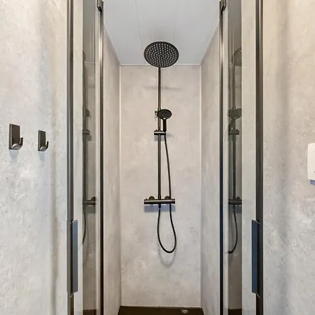 דירה Spacious Duplex In *